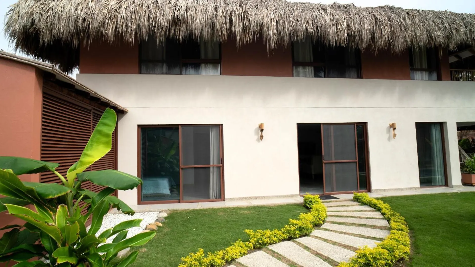 Senda Kokkos Beach Los Naranjos Hotel