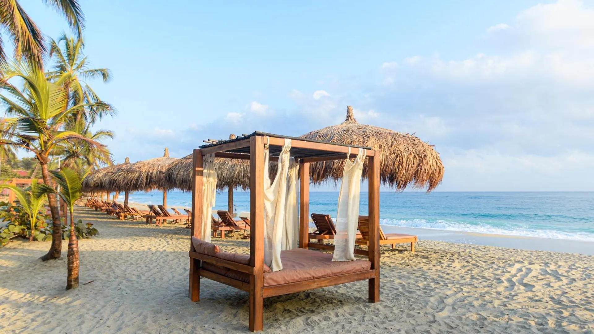 Senda Kokkos Beach Los Naranjos Hotel